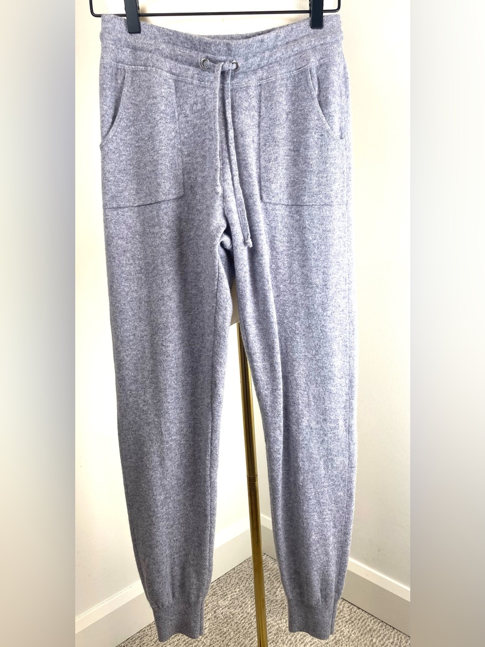 C by Bloomingdale's 100% Cashmere Jogger Pants Gray NWT Small Luxury Lounge - Picture 2 of 7